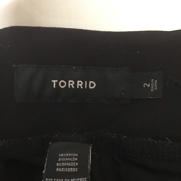 Torrid Black Pull On Pocketless Pants, Size 2 Torrid - Picture 5 of 7